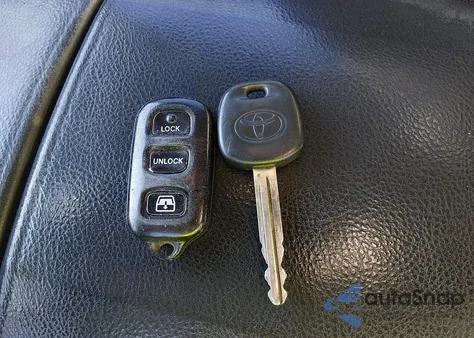 2008 Toyota 4Runner Sr5 V6 z USA, uszkodzony, nr VIN JTEZU14R08K013787